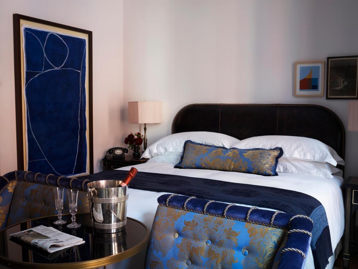 Nomad London酒店 外观 照片 A bedroom at the Standard East Village