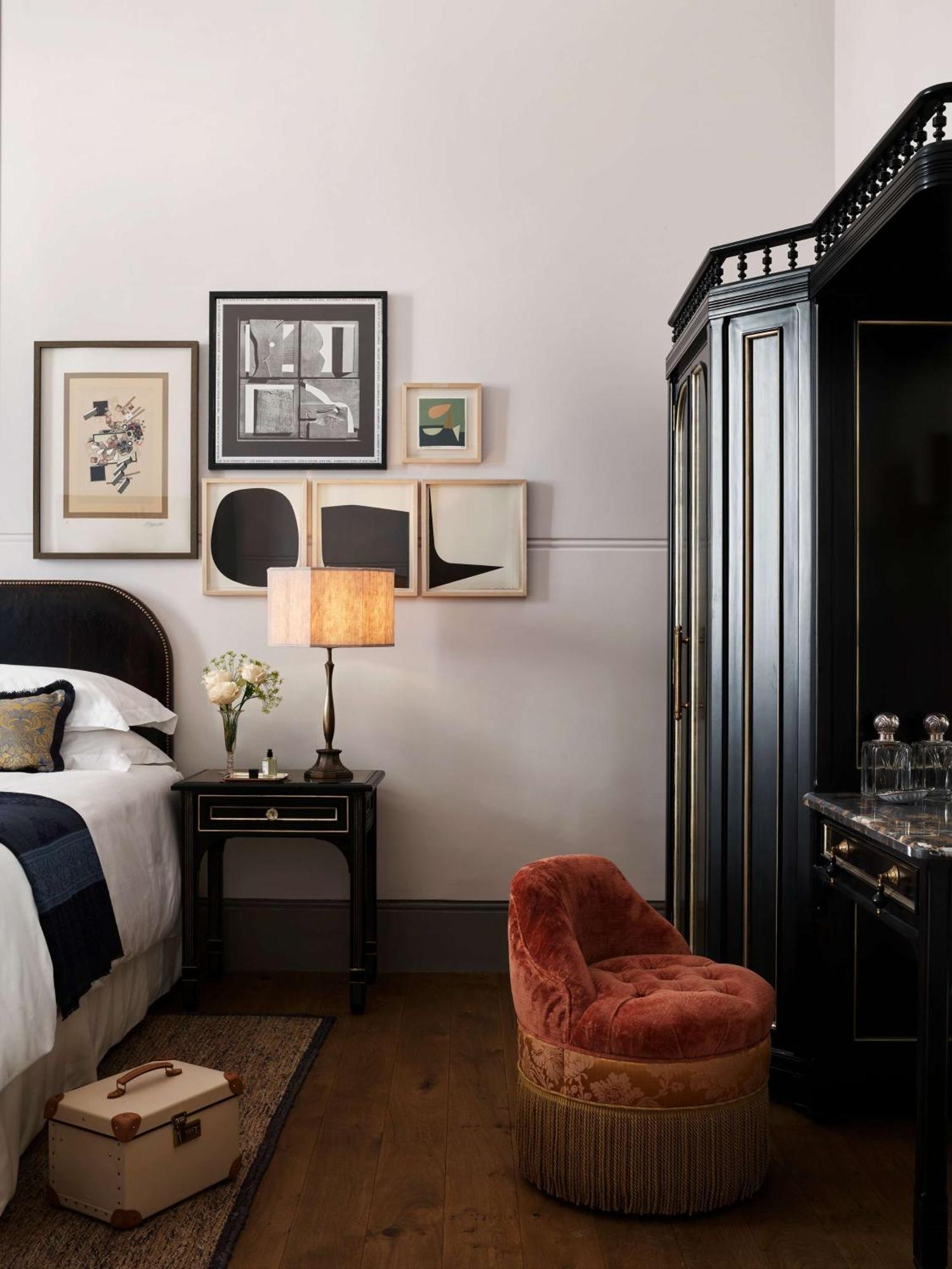 Nomad London酒店 外观 照片 A bedroom at The Ivy Hotel