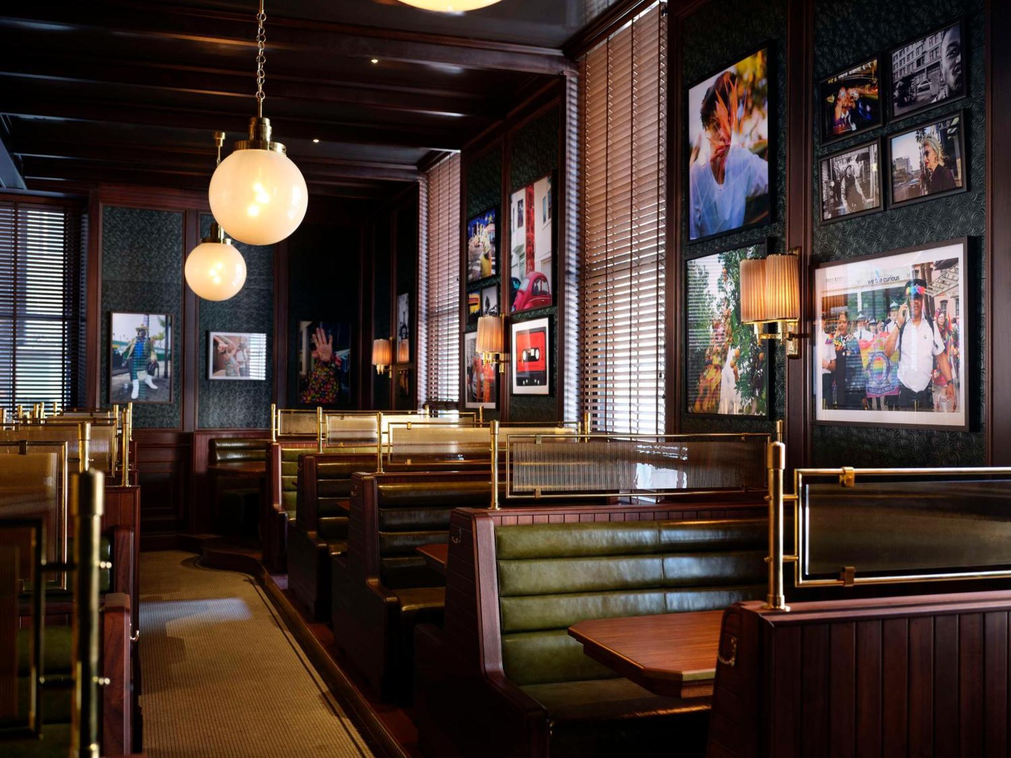Nomad London酒店 外观 照片 Interior of a typical PF. Chang's